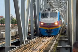 Khẩn trương hoàn thiện tiêu chuẩn, chuẩn bị đầu tư tuyến đường sắt Lào Cai - Hà Nội - Hải Phòng