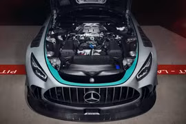 Mercedes-AMG ra mắt xe đua mạnh nhất dành cho khách hàng