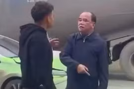 Khởi tố cán bộ trung tâm quỹ đất đánh người sau va chạm giao thông ở Hà Nội
