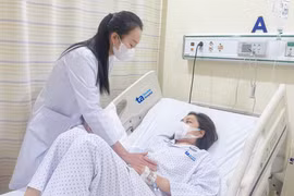 Bộ Y tế vào cuộc khẩn vụ hơn 40 học sinh nhập viện sau bữa ăn '0 đồng'