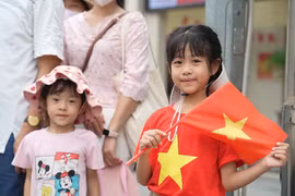 Người dân nô nức đổ về Thủ đô đón lễ Quốc khánh 2/9