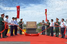 Thủ tướng Chính phủ Phạm Minh Chính dự Lễ khánh thành cầu Phong Châu mới
