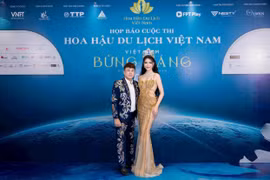 Nhà thiết kế Tommy Nguyễn và Á hậu Lê Kim Khoẻ rạng rỡ tại họp báo công bố cuộc thi Hoa hậu Du lịch Việt Nam 2026