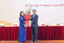Bà Bùi Thị Minh Hoài được hiệp thương cử giữ chức Chủ tịch Ủy ban Trung ương MTTQ Việt Nam khóa X