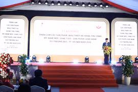 Khai mạc Triển lãm làng nghề Phượng Dực: Tôn vinh giá trị truyền thống
