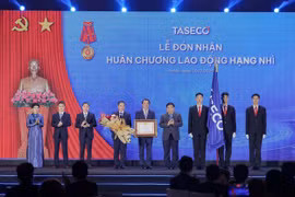 Taseco Group đón nhận Huân chương Lao động hạng Nhì nhân dịp kỷ niệm 20 năm thành lập