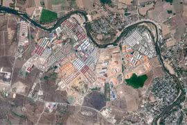 Myanmar triệt phá ổ lừa đảo, thu giữ hàng chục thiết bị Starlink