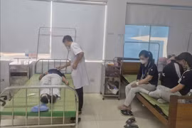Hưng Yên: 27 công nhân Công ty Toyoda nhập viện cấp cứu nghi ngộ độc thực phẩm sau bữa trưa
