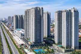 Căn hộ cao cấp TP HCM và đất nền tỉnh lẻ: Hai 'điểm nóng' bất động sản năm 2025