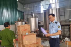Vạch mặt 'lò' sản xuất hàng giả D-nee, Hygiene quy mô lớn tại Hưng Yên