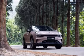 Lynk & Co 06 thêm tính năng, tăng giá nhẹ tại Việt Nam