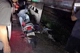 Người đàn ông băng qua đường sắt bị tàu hỏa tông tử vong