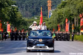 Cận cảnh hợp luyện diễu binh của lực lượng Công an nhân dân tại Hòa Lạc
