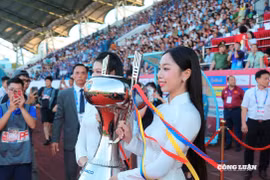 Những khoảnh khắc ấn tượng tại trận Siêu Cúp Quốc gia 2024/25 giữa Thép Xanh Nam Định - Công an Hà Nội