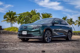 VinFast dừng mô hình bán xe cho thuê pin