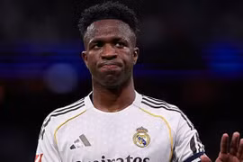 Chuyển nhượng 26/12: Vinicius được chào bán, Liverpool nhắm Barcola
