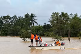 Thanh Hoá: Tập trung tìm kiếm nạn nhân mất tích do lật thuyền tại xã Nông Cống