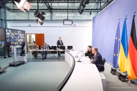 Tổng thống Mỹ nói về 'hậu quả nghiêm trọng', nhưng hy vọng cuộc gặp với ông Putin sẽ 'tốt đẹp'