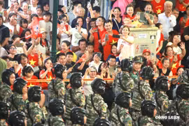 Hàng vạn người dân 'đồng hành' cùng các khối tham gia tổng hợp luyện diễu binh, diễu hành
