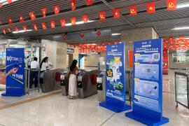 Hà Nội Metro triển khai xác thực điện tử hành khách đi tàu