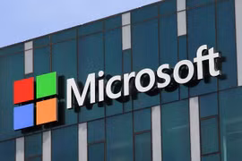 Microsoft kiếm được hàng trăm tỷ USD như thế nào?