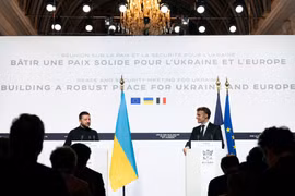 Tổng thống Pháp tuyên bố viện trợ 2 tỷ euro cho Ukraine, phát biểu cứng rắn về Nga