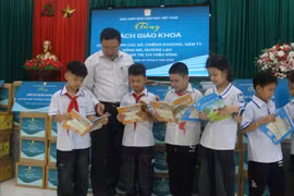 Sách mới đến vùng lũ, tiếp sức học trò tại Sơn La trước năm học mới