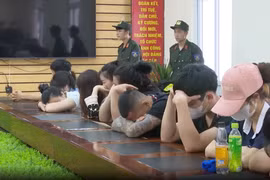 Khởi tố 30 đối tượng lừa đảo hàng trăm tỷ đồng qua trò đỏ đen "cắt đá tìm ngọc"