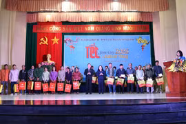 Chăm lo Tết cho Nhân dân vui tươi, phấn khởi, tạo động lực để thực hiện các nhiệm vụ mới