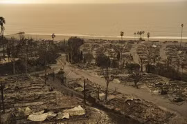 Thảm họa cháy rừng Los Angeles làm lộ ra một 'vùng đất hoang' thông tin