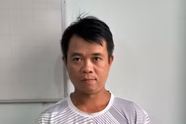 Bắt đối tượng khống chế, đâm chủ quán cà phê để cướp tài sản