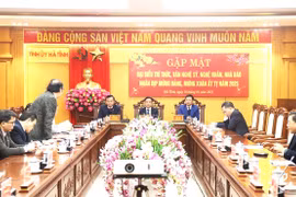 Hà Tĩnh gặp mặt đại biểu trí thức, văn nghệ sỹ, nghệ nhân, nhà báo