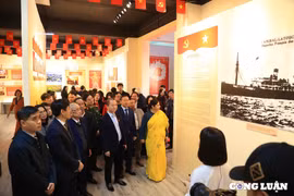 Trưng bày chuyên đề 'Đảng Cộng sản Việt Nam - Những mốc son lịch sử'
