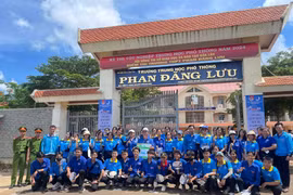 Xác minh vụ học sinh nộp tiền học võ để "qua môn" thể dục