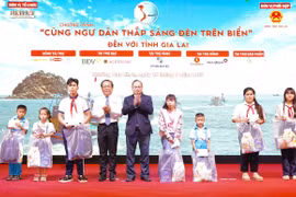 Đồng hành cùng ngư dân Gia Lai thắp sáng đèn trên biển