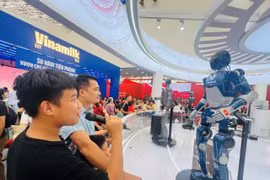 Duy trì chương trình nghệ thuật trung bình 2 ngày/buổi tại Triển lãm thành tựu Đất nước