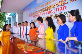 Trưng bày chuyên đề 'Báo chí cách mạng Việt Nam - Một thế kỷ xung trận và Tự hào báo chí Phú Yên'