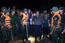 Thủ tướng: Điều động hai sư đoàn quân đội hỗ trợ Hà Nội ứng phó mưa lũ, tuyệt đối không được chủ quan
