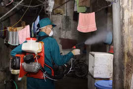 Số ca mắc tay chân miệng, sốt xuất huyết có dấu hiệu gia tăng tại Hà Nội