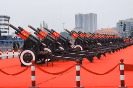 Video cận cảnh dàn pháo lễ tập luyện, sẵn sàng cho đại lễ 2/9