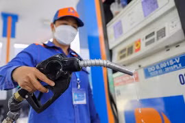 Giá xăng ngày mai có thể tăng tiếp