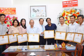 Hợp nhất Hội Nhà báo hai tỉnh Kiên Giang và An Giang thành Hội Nhà báo tỉnh An Giang