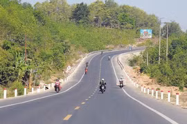 Xem xét nâng cấp đường Hồ Chí Minh qua Đà Nẵng và Quảng Ngãi