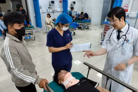 Vụ xe chở học sinh gặp nạn ở Gia Lai: Nhân chứng bàng hoàng kể lại giây phút xe bị lật ngửa