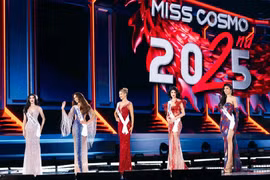 Đại diện Việt Nam dừng chân top 10 Miss Cosmo 2025