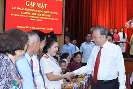 Tổng Bí thư gặp mặt cán bộ lão thành cách mạng, người có công, gia đình chính sách tiêu biểu