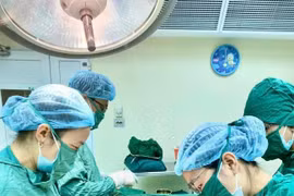 Sản phụ viêm tụy cấp khi chuyển dạ, bác sĩ chạy đua với 'tử thần' cứu mẹ tròn con vuông