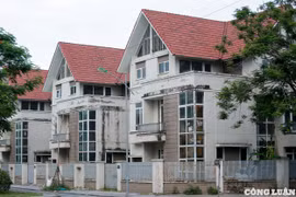 Hà Nội: Loạt biệt thự khang trang vắng bóng cư dân, gây lãng phí lớn