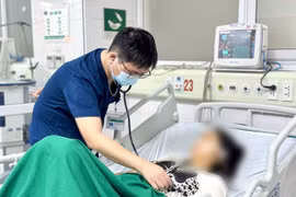 Bác sĩ cảnh báo bệnh nhân sốt rét ác tính từ Châu Phi trở về có dấu hiệu tăng