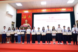 Xã Ngọc Hồi (Hà Nội): Tôn vinh thầy cô và học sinh xuất sắc năm học 2024–2025